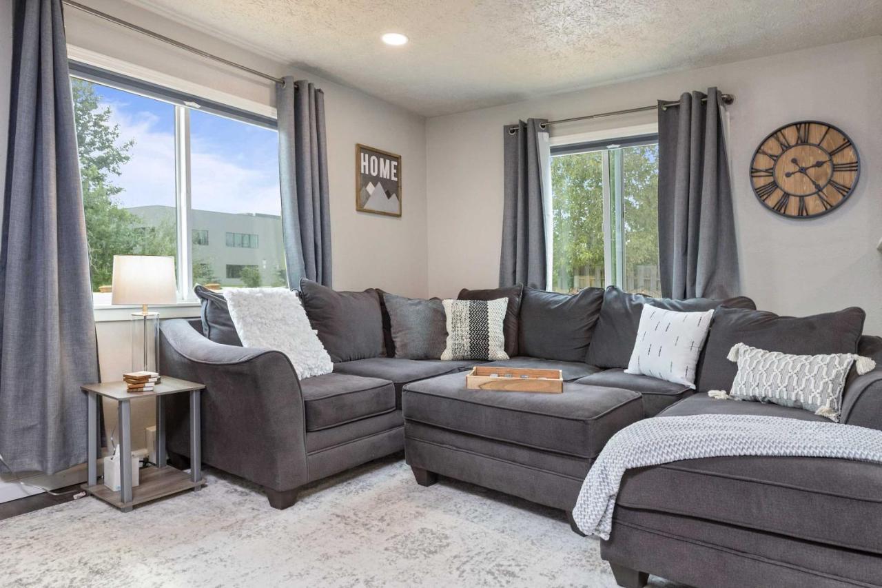 Updated Townhome Near Airport And Shopping! Anchorage Exterior photo